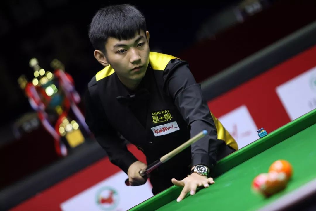 用高额转会 用高额转会