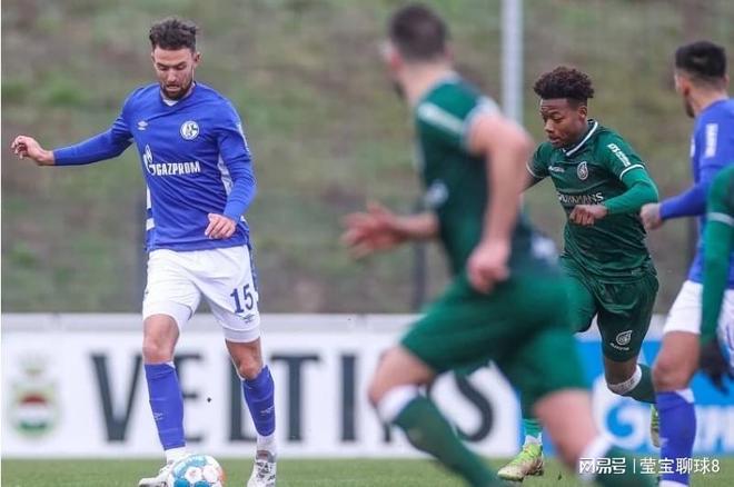 对他在比赛 对他在比赛