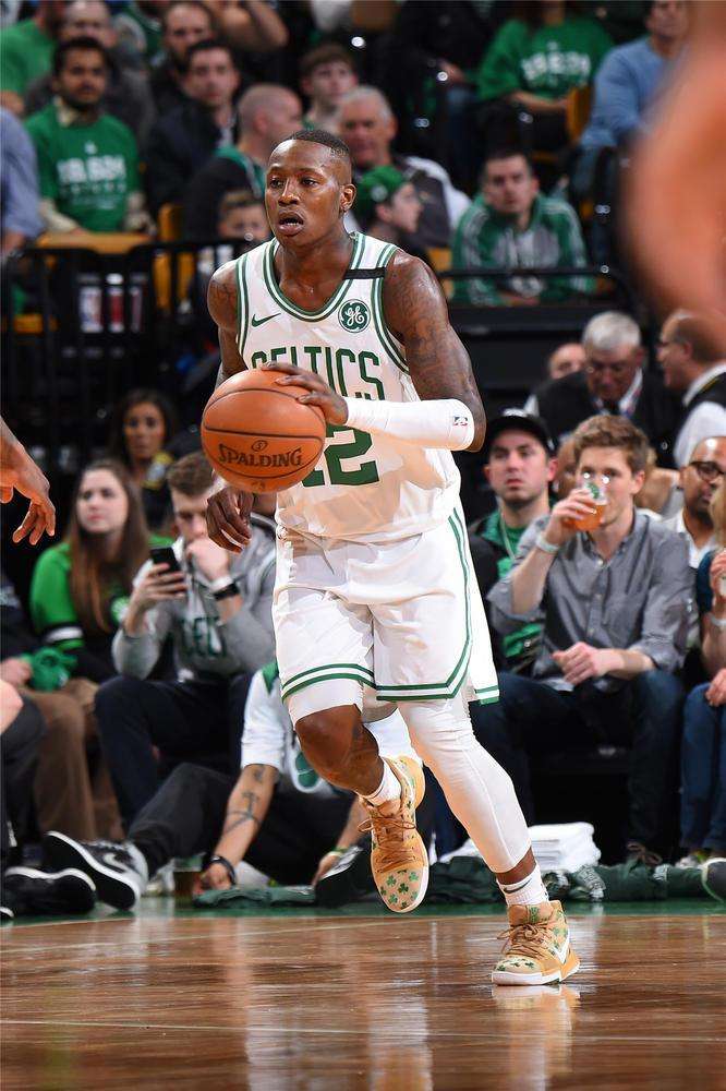 带伤出战 带伤出战